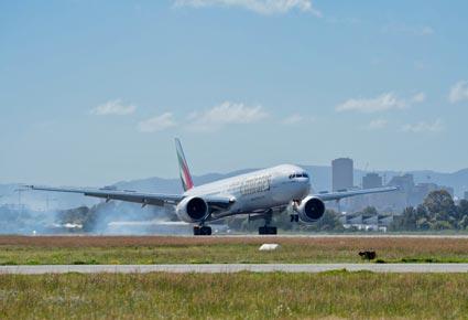 طيران الإمارات تطلق أول خدمة إلى أستراليا الجنوبية